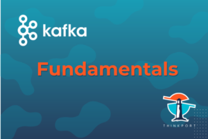 Türkis-blauer Hintergrund auf dem Wolken zu erkennen sind und darauf der Schriftzug Kafka Fundamentals